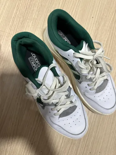 Tênis adidas