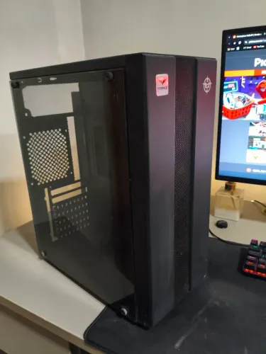 Gabinete Gamer lateral vidro