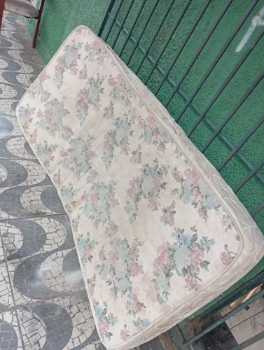 Vendo Colchão Solteiro 