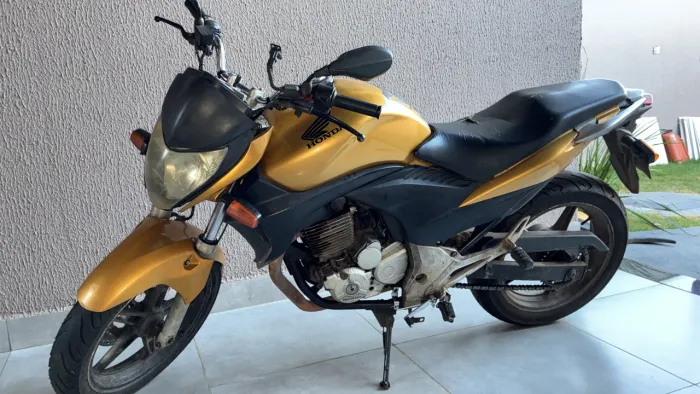 CB 300R 2009/2010 (ABAIXO DA FIPE COM DEFEITO, LER ANÚNCIO)