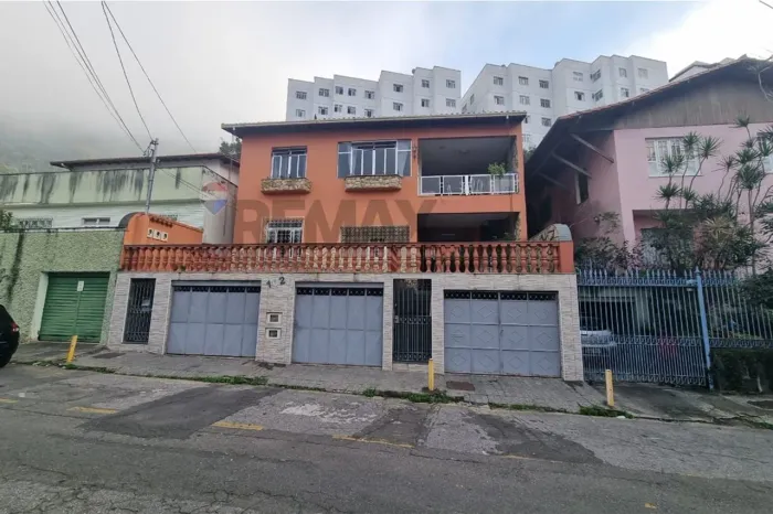Bairro São Mateus! Excelente Casa para locação com área externa