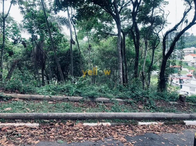 Terreno de Condomínio em Arujazinho II: Venda e Locação por R$ 600 mil - Confira!