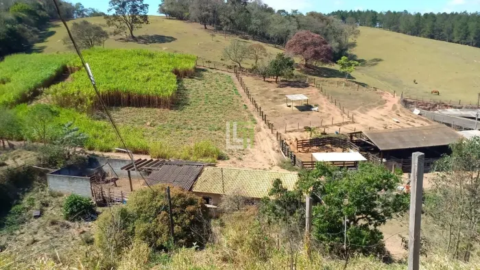 Sítio com 3 dormitórios à venda, 23000 m² por R$ 2.300.000,00 - Chácaras Maltoni - Jundiaí
