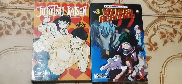 Mangá My Hero Academia Vol. 3 e Jujutsu Kaisen Vol. 5 (Conservados)