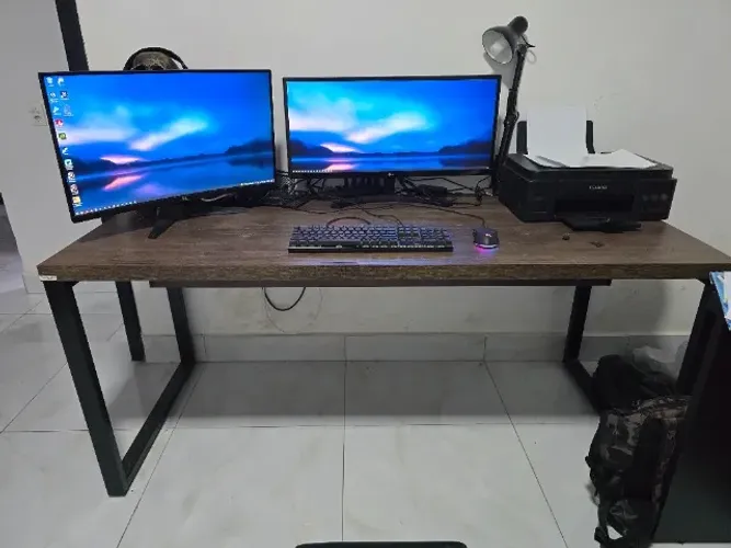 PC Gamer AMD Ryzen 5 minimalista com 2 monitores 27" e 29", GTX 1070 mini, 16GB, 256G NVME
