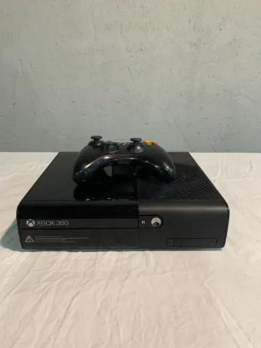 Xbox 360 Super Slim RGH 3.0 927GB + 49 Jogos + Controle