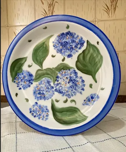 Prato pintado a mão - desenho de hortências - impecável