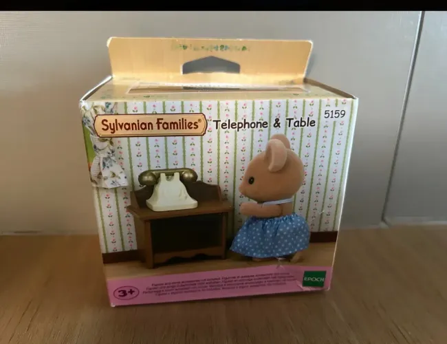 Sylvanian Families Telephone & Table, Original, Lacrado.