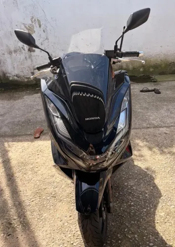 Vende- se minha linda PCX de Unica Dona na garantia