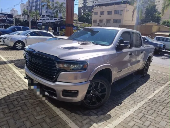 Ram 1500 Laram. Night ED. Bi-TB 3.0 4X4 Aut. 2025
