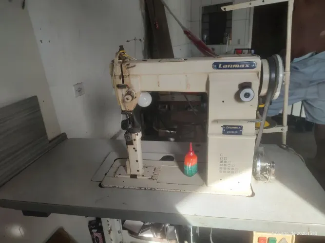 Máquina de costura de coluna lanmax