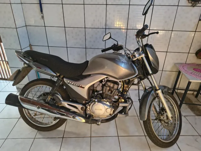 Vende-se Honda Titan 150