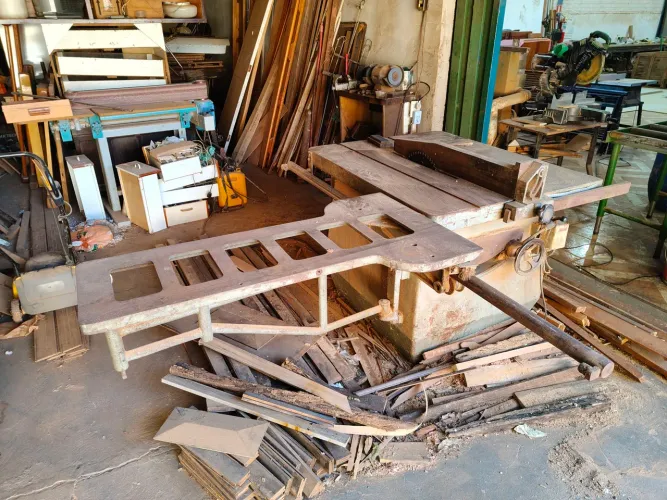 Serra esquadrejadeira Invicta