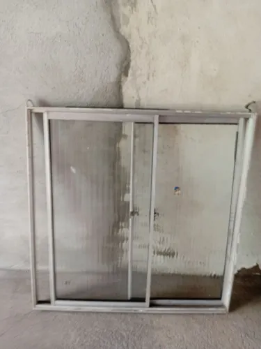 Janela de Alumínio 80x80