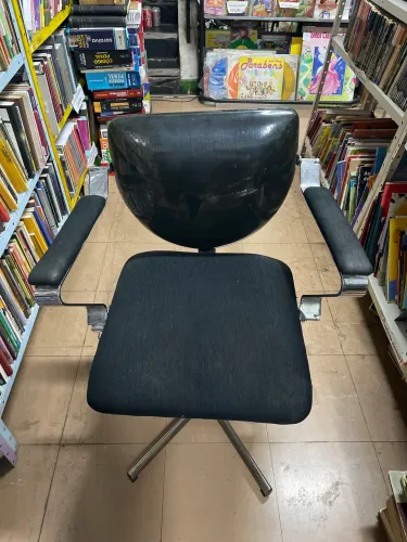Cadeira barbearia salão Cabelereira giratória pistão pedal