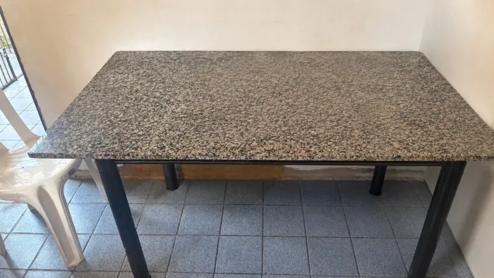 Mesa de mármore  (para retirada)