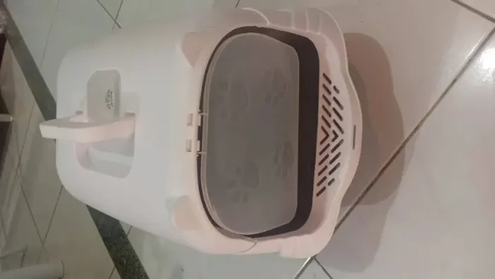 Banheiro fechado para gatos