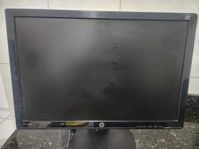 Monitor HP 19? Wide LED ? Excelente para trabalho e estudos