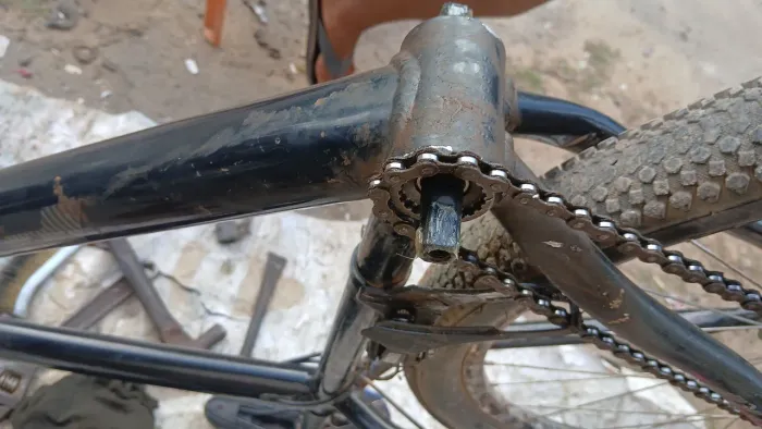 Trabalho como mecânico de bicicleta