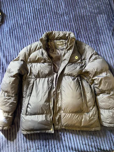 Jaqueta puffer Hurley original como NOVA