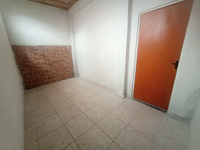 Aluga Se Casa Entrada Independente #Incluído Água e Luz 