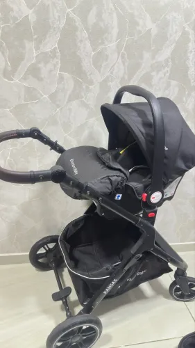 Carro de bebê e bebê conforto 