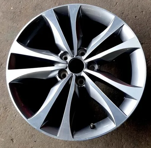Roda aro 18 Hyundai Santa Fé 2016 (original)