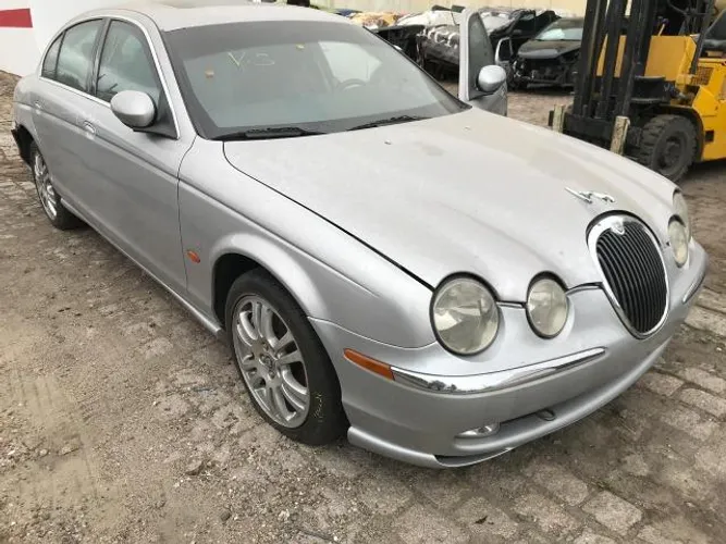 Sucata Jaguar S-Type V8 2002, para retirada de peças