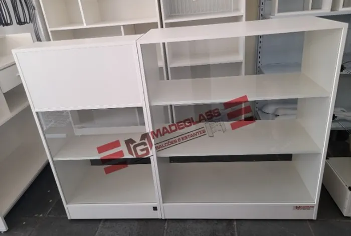 Balcão vitrine + Balcão caixa