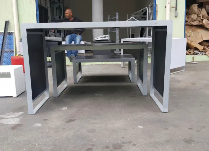 Mesas Inovadoras Eleve a Elegância da sua Loja