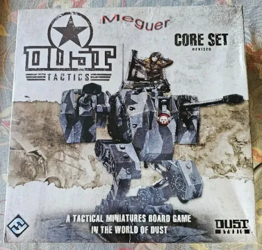 Dust Tactics: Revised Core Set (inglês) Jogo de Tabuleiro