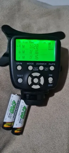 Rádio Flash YN560-TX II