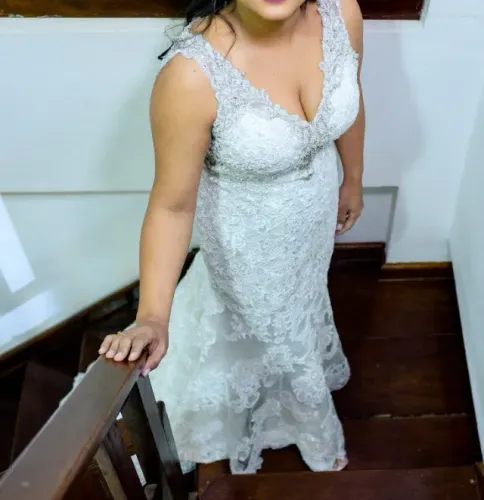 Vestido de Noiva com véu 