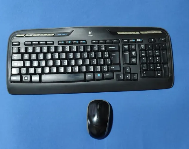 Teclado + Mouse sem fio - Logitech
