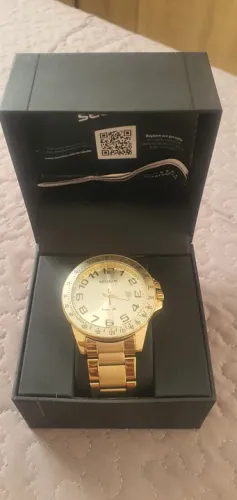 Vende-se troco em celular Relógio Seculus OBS: pra vender rapidinho.