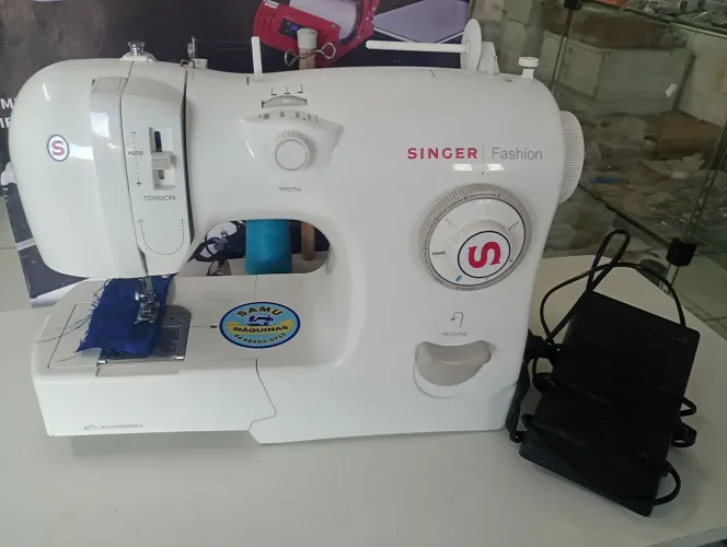 Máquina Singer Fashion
