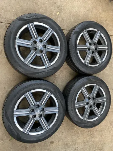 Rodas aro 17 Honda hrv + pneus 90% pirelli 