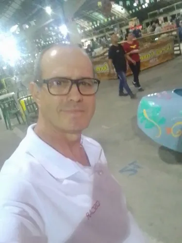 Presto serviços de Motorista e Ajudante 