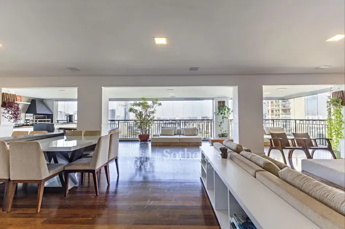 Apartamento com varanda gourmet e vista para o skyline próximo ao Parque Burle Marx