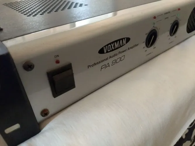 Amplificador de Potência Voxman PA900