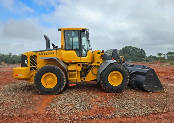 Pá Carregadeira Volvo L90F ano 2021 com 9.700 horas, em SP