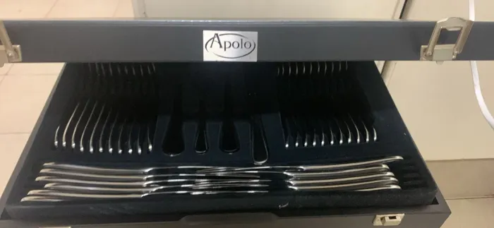 Faqueiro Apolo 130 peças. Novo, caixa original