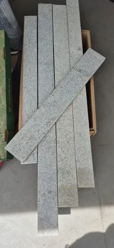 Vendo pedaços de granito branco itauna