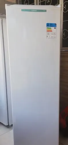 Freezer  Vertical 142L - Branca - em ótimo estado - 142L