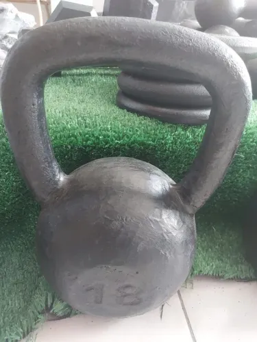 Kettlebells pintados novidade