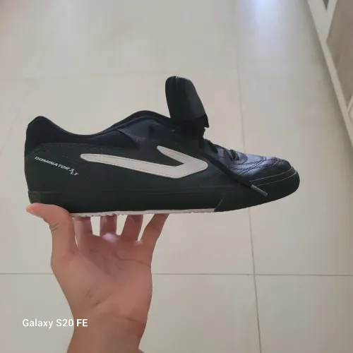 Futsal Topper Dominator 3 LT Preta - Confortável e Leve