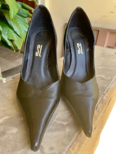 Scarpin Salto Fino Preto - Santa Lolla