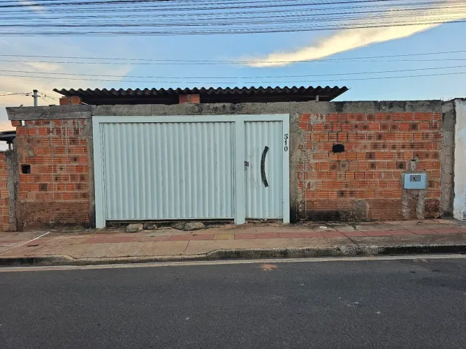 Casa com 2 quartos e 1 suíte, no Jd. Veraneio - Loteamento Bosque da Esperança.