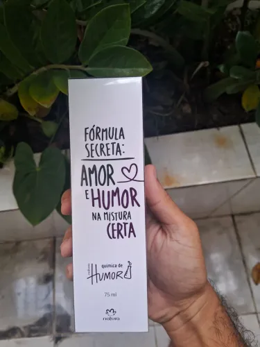 Perfume Química de Humor Natura.
