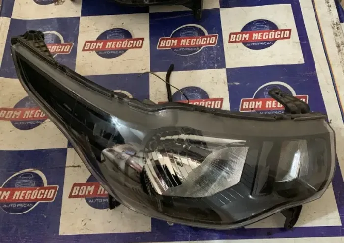 FAROL FIAT MOBI LADO DIREITO